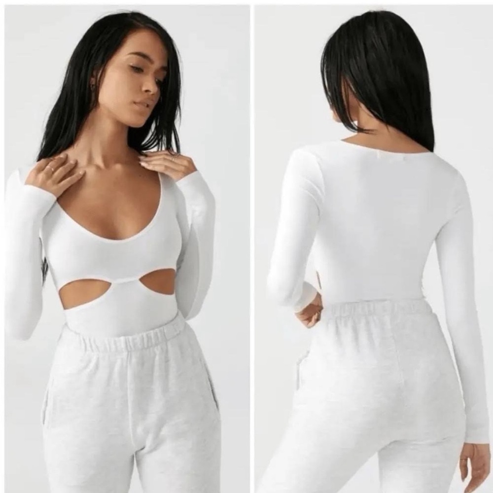 ♡BNWT RETIRED Joah Brown™ Soft Fitted ☆Cutout☆ Long Sleeved Top♡ Size M/L♡